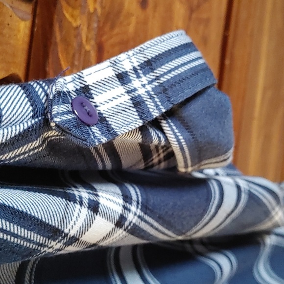 💚NWT WOMEN'S NAVY & WHITE PLAID TOP - Picture 7 of 8